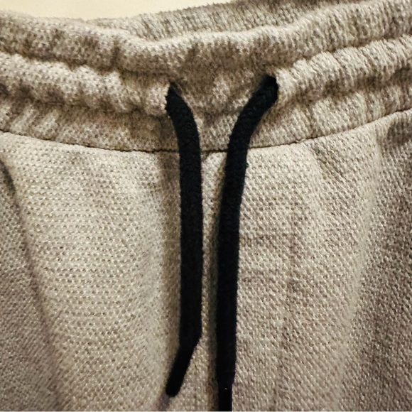 Cool boys/man short ! It is in great condition.size L. - Picture 3 of 6